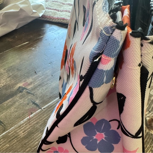 Kate Spade♠️Floral insulated lunch tote in this seasons coloring!FUN &FUNCTIONAL - Picture 7 of 10